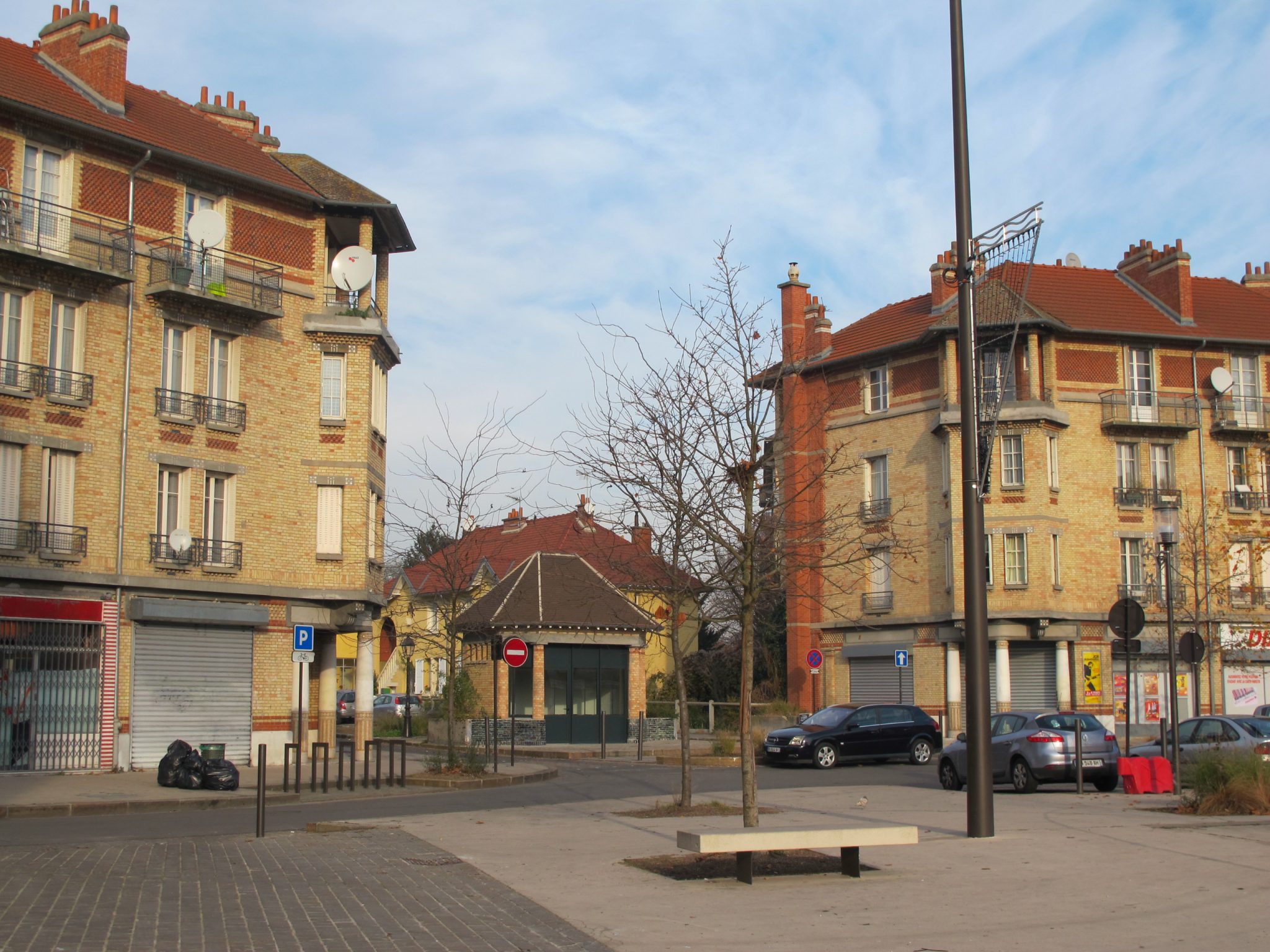 Stains - Place Marcel Pointet