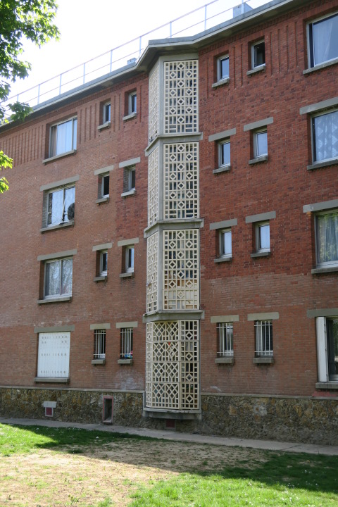 Immeuble de la cité-jardin de l'Eguillez à Dugny - Jean Boidot