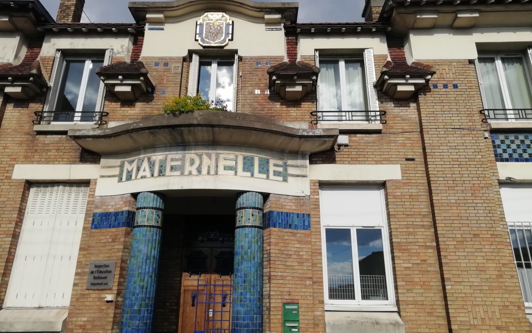 Façade de l’ancienne école maternelle, cité-jardins d’Orgemont (Argenteuil)